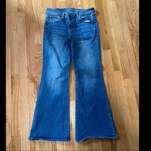 American Eagle Low Rise Flair, size 10 short, next level stretch
